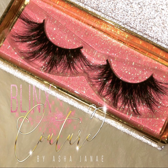 Pixie Lashes - Picture 3 of 3